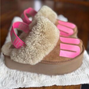 UGG Kids Fluff Yeah Slippers - Pink and Tan